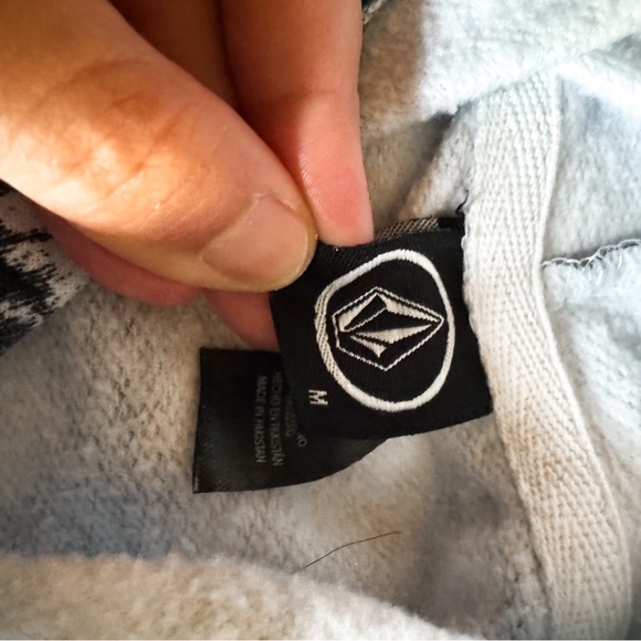 Volcom • Vamo Fleece Pullover - Picture 5 of 5